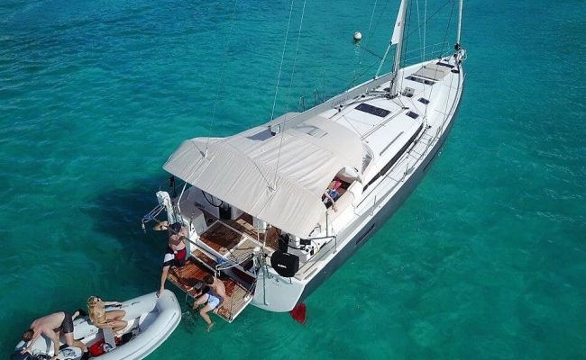 Jeanneau 490 charter yacht