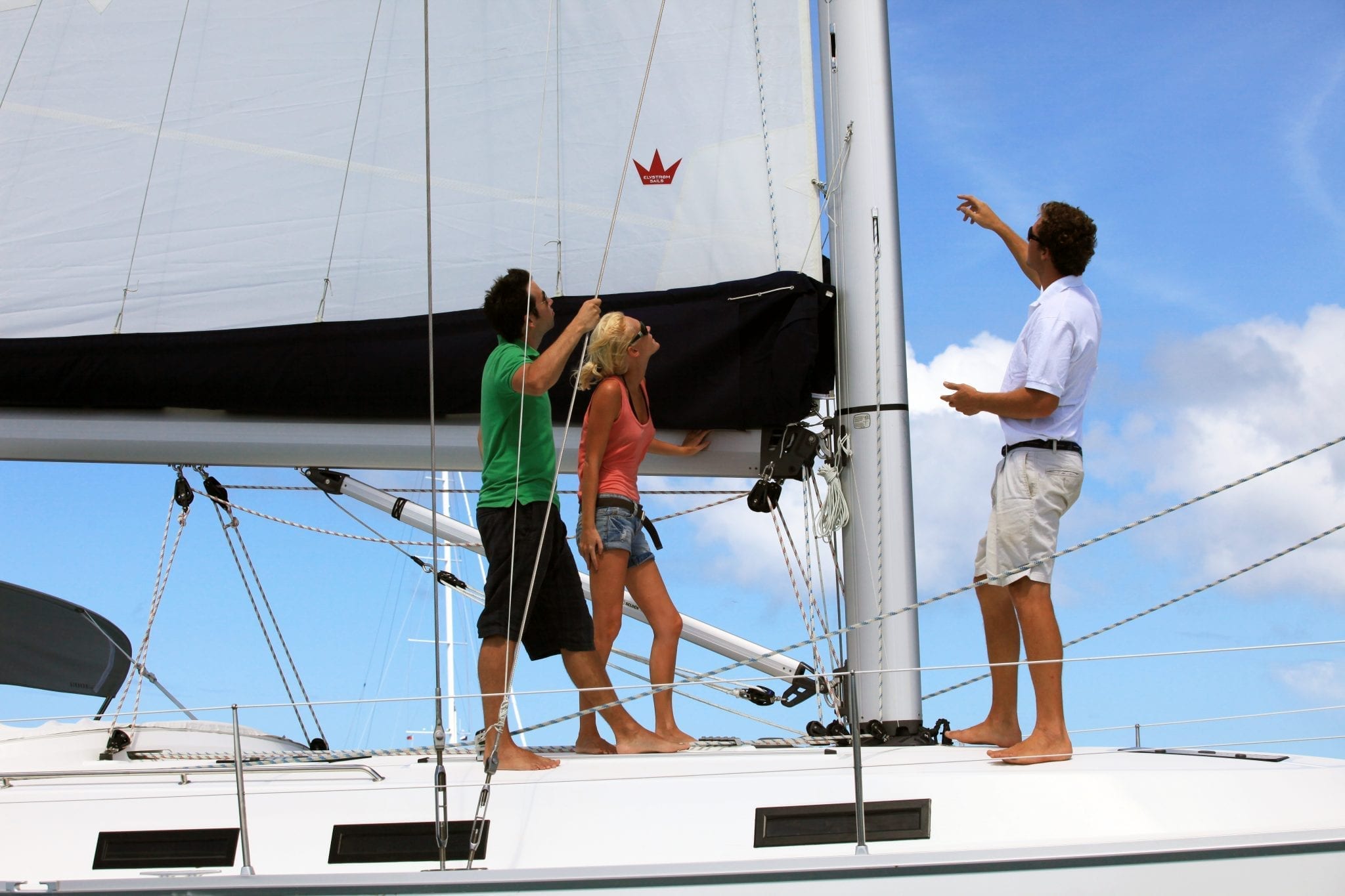 learn how to sail a yacht