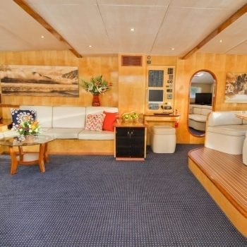 Crewed Yacht Zingara Interior