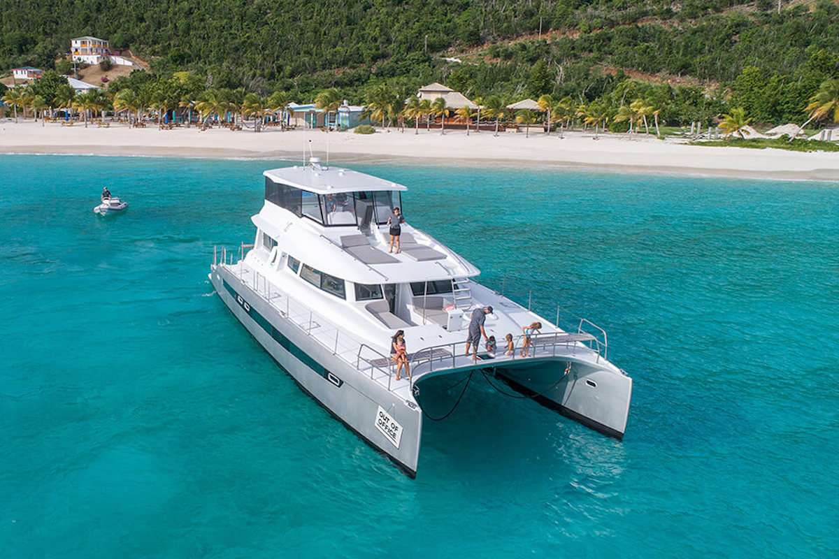 Voyage 650 Power Cat Out Of Office