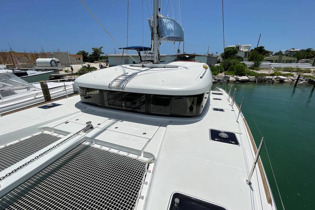 bareboat motor yacht charter bahamas